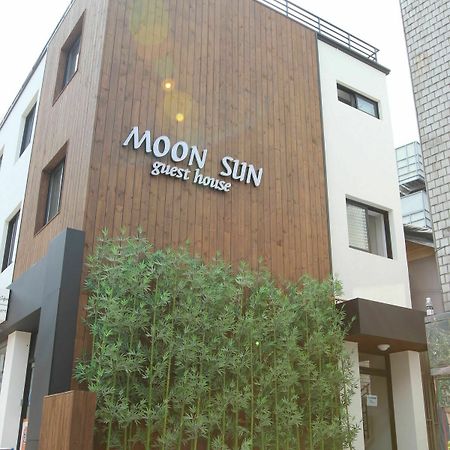 Moon Sun Guesthouse Seoul Exteriör bild